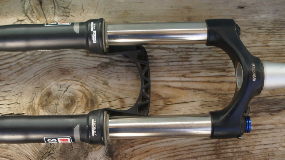 вилка rockshox sektor 27,5 с проходна ос 15 x 100