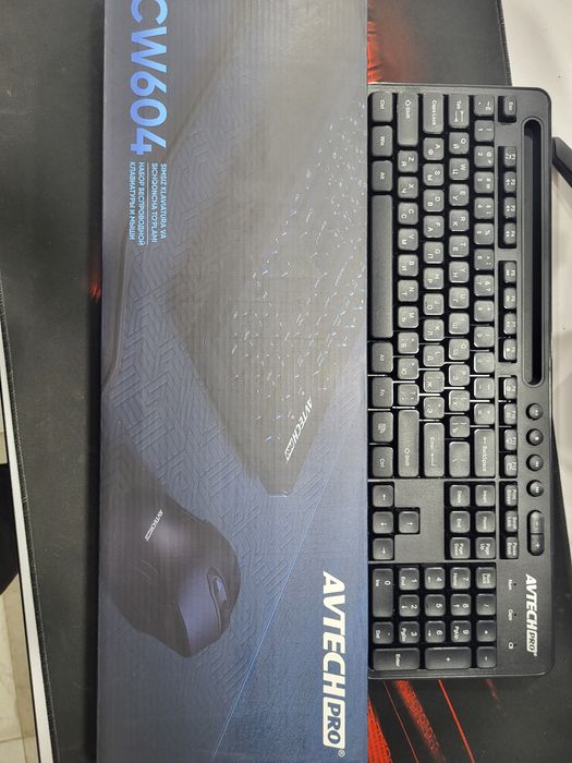 Kompyuter to‘liq komplekt barcha turdagi ishlar uchun.