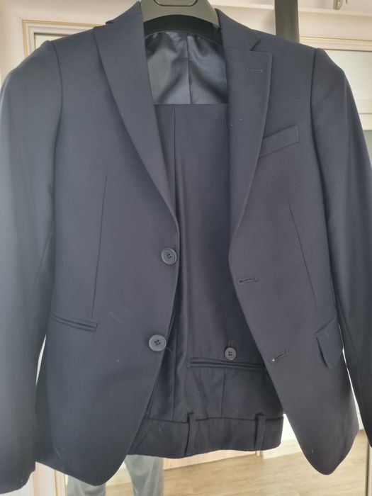 Costum elegant pt.evenimente purtat o singura data