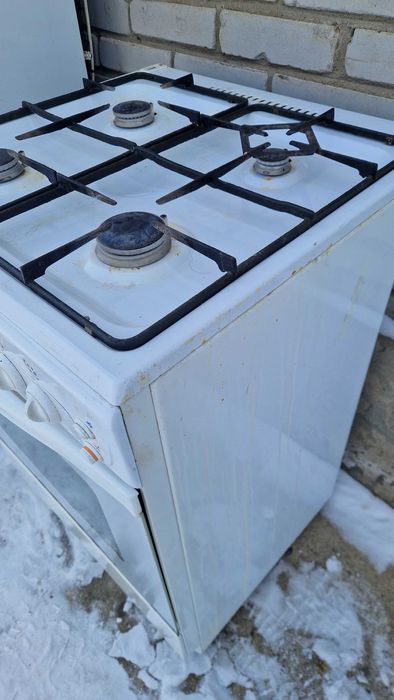 Продам газовую плиту