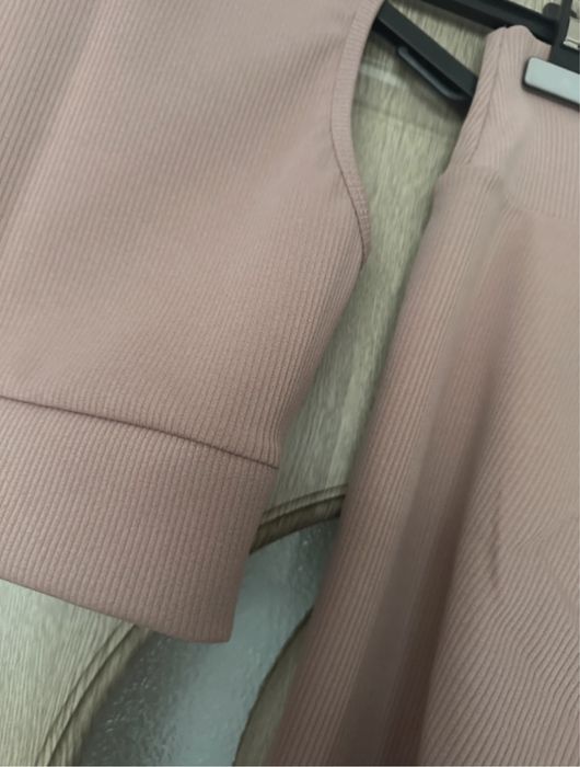 Set sport colanti scurti si bustiera