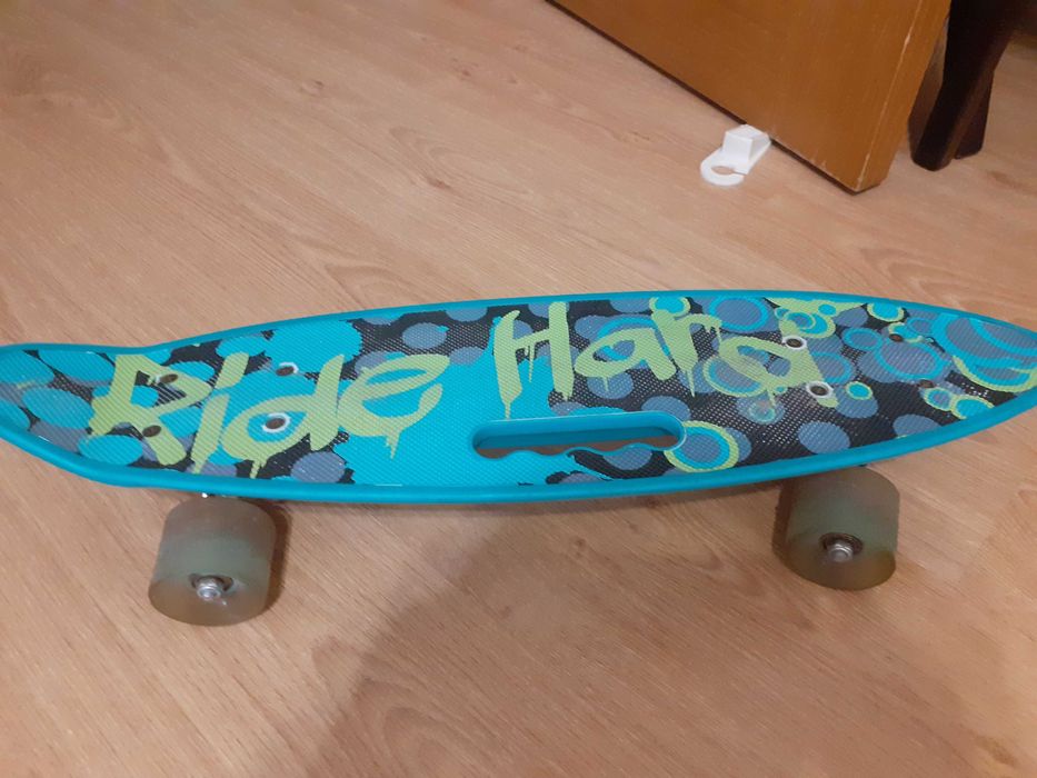 Продам скейт-доску (пенниборд)