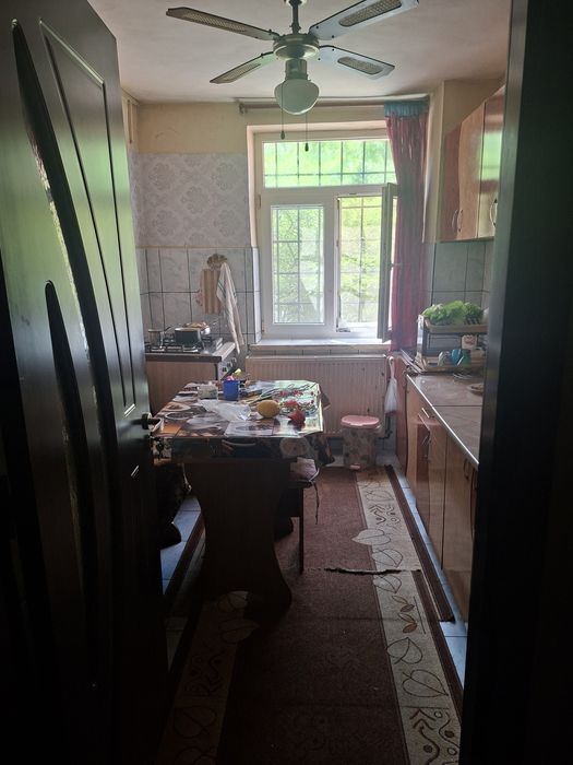 Vand apartament 3 camere