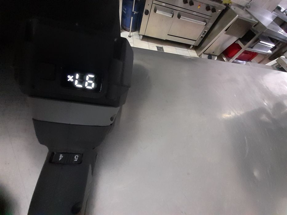 Polizor unghiular Evotools cu acumulator si variator de turatie
