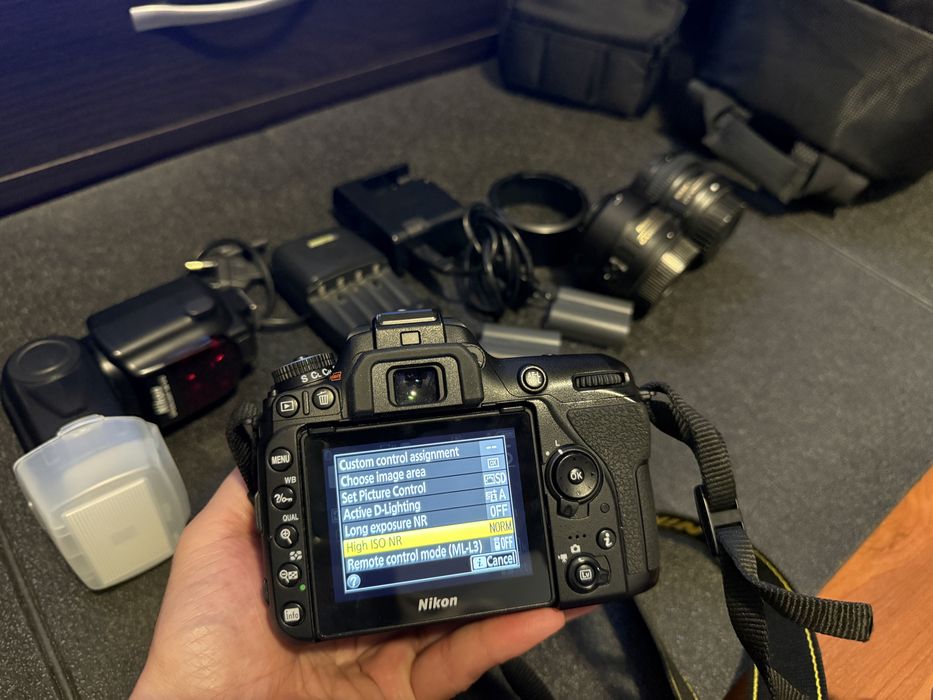 Nikon D7500 + 3 Obiective + Blitz SB-910 + Accesorii | Kit complet