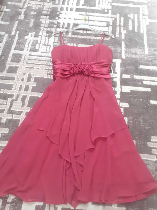 Rochie fuxia lungime medie
