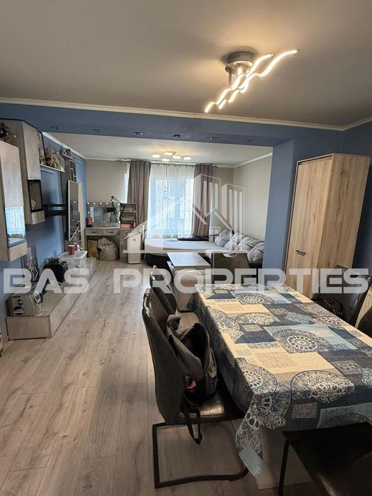 Къща в София-с.Мърчаево площ 270