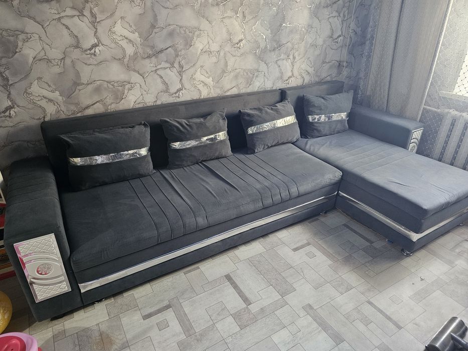 Продам диван срочно