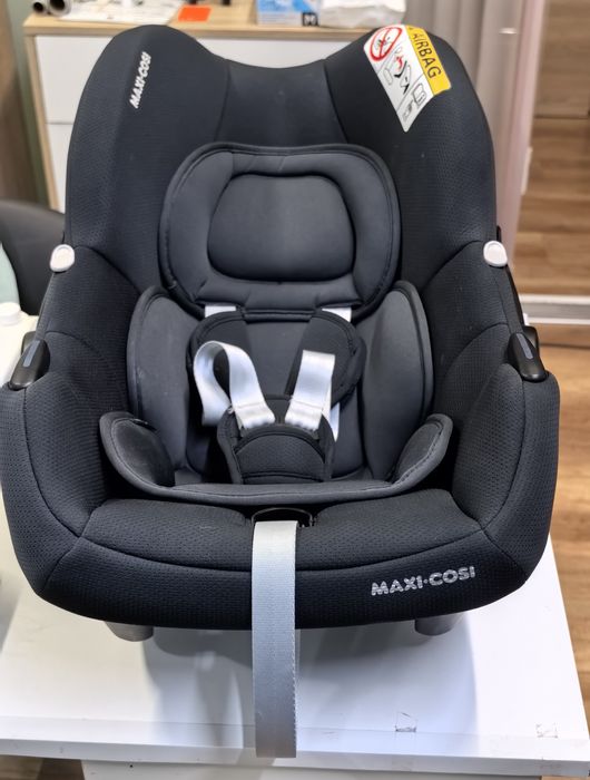 Столче за кола и база Maxi Cosi Cabriofix