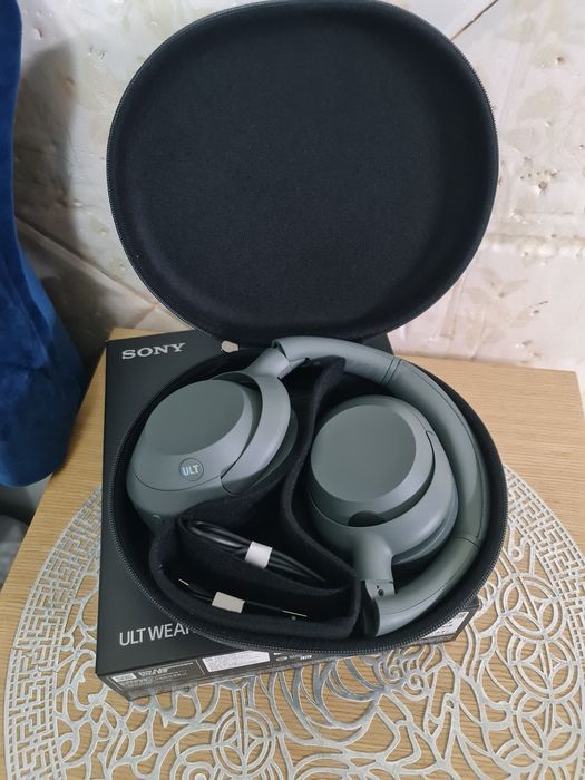Наушники Sony ULT новые.