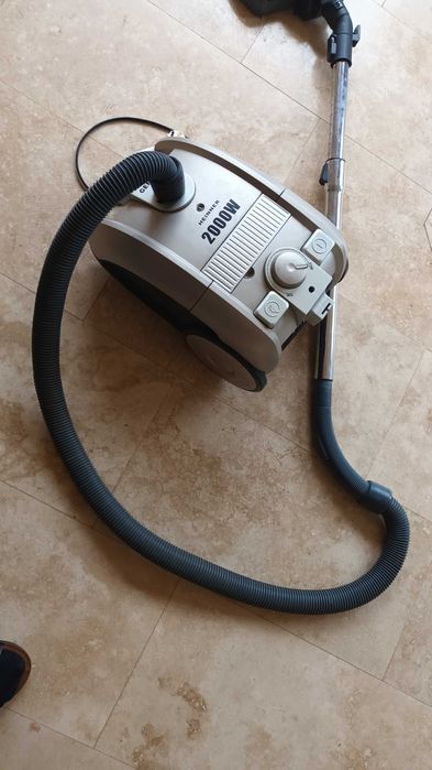 Aspirator heinner 2000w ca nou