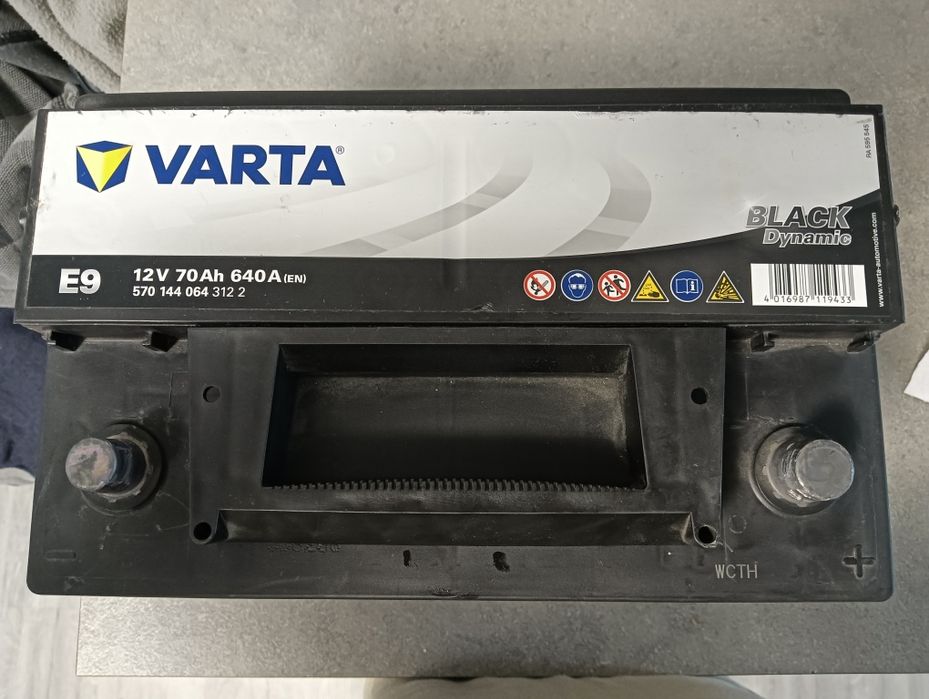 Vand  baterie varta E9 ,70 Ah,640A