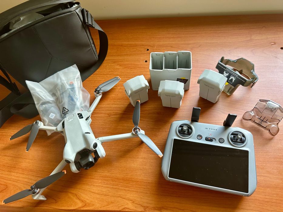 DJI Mini 4 Pro Fly More Combo + DJI RC 2 – само 5,75 часа полет