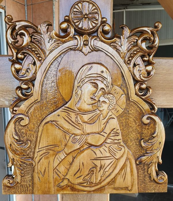 Troița lemn sculptata