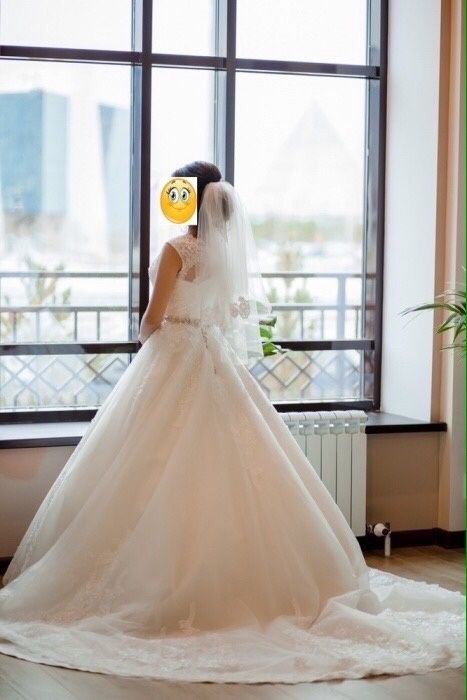 Продам свадебное платье со шлейфом