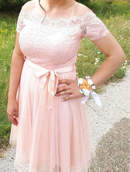 Нежна розова рокля