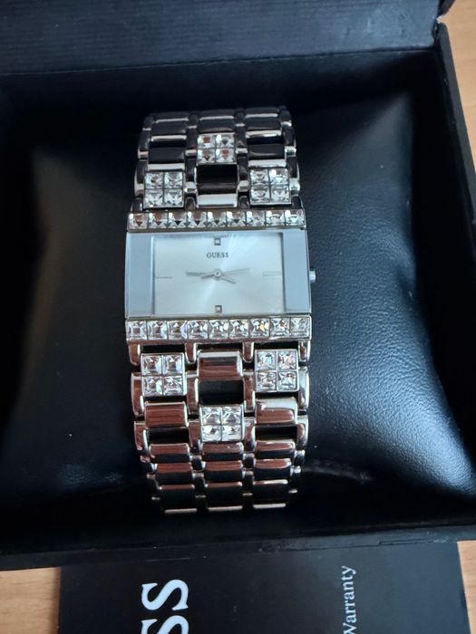 Часовник на Guess