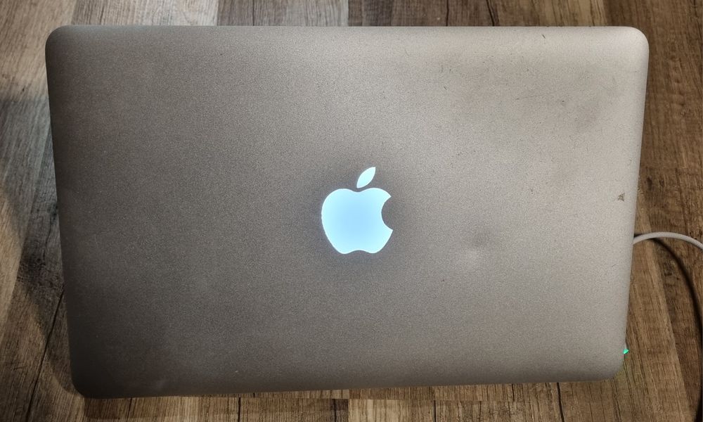 MacBook Air Модел A1370, EMC 2393