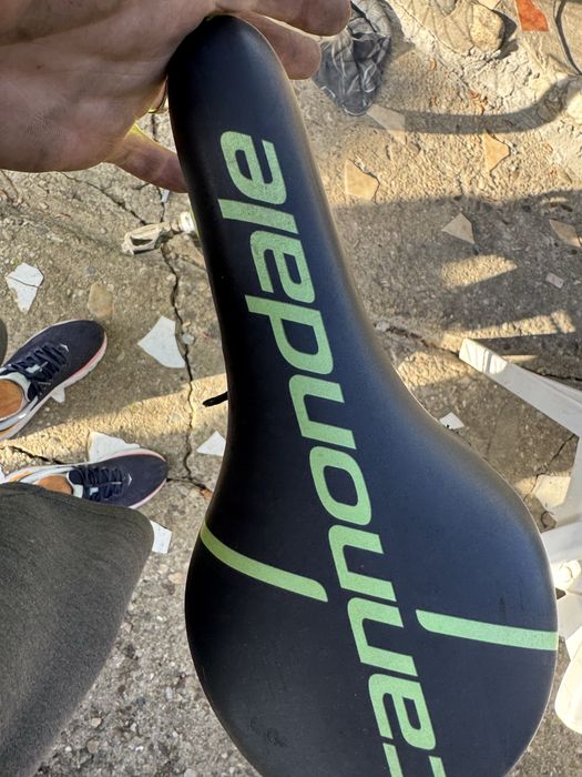 Cursiera Cannondale , roti pe 28, pt o persoana de max 1.75