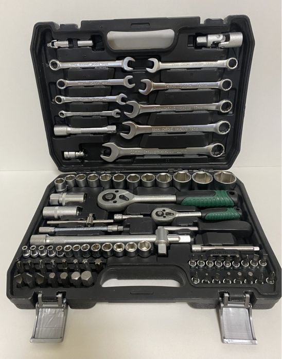 Наборы инструментов и ключей