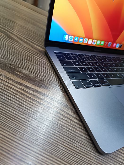 Лаптоп Apple MacBook Pro 2017