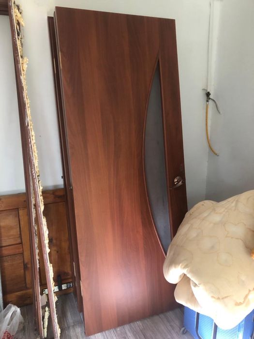 Продаются двери б/у замовывоз