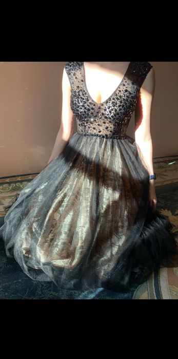 Продаю платья для выпускной