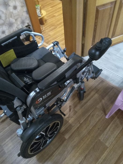 Коляска инвалидная электроприводная.