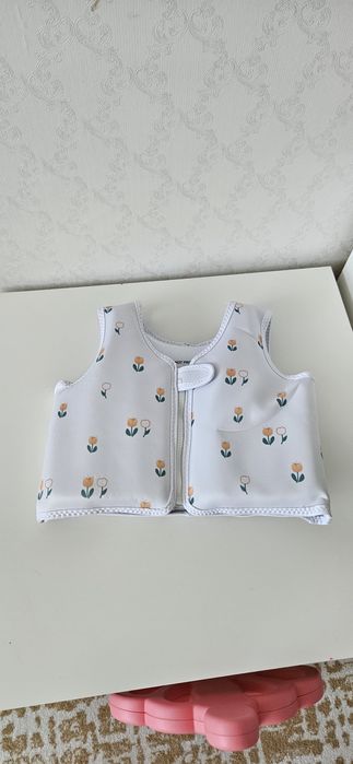 Продам жилет для плавания