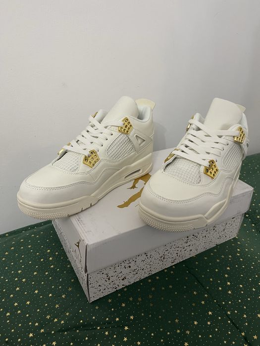 JORDAN 4 Metallic Gold