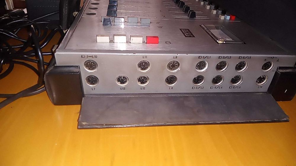 Смесителен пулт BEAG PKP 11