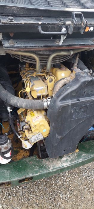 încărcător  frontal Caterpillar 216 ,2680 kg