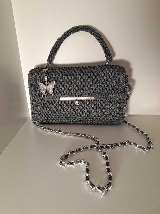 Hand-made Genti lucrate de mana