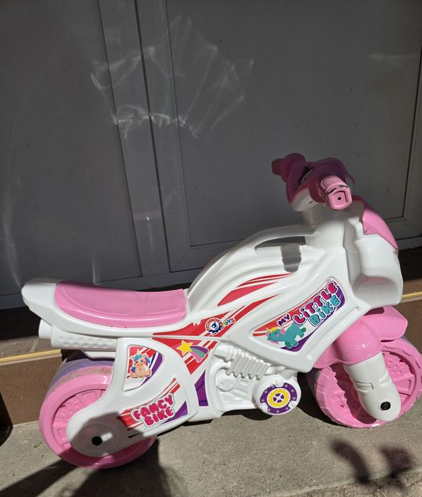 Розов мотор за баланс с бандаж на гумите и дръжка, 72х52х35см