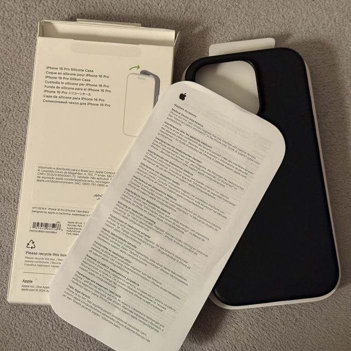 Оригинален  силиконов кейс за iphone 16 pro с маг сейф