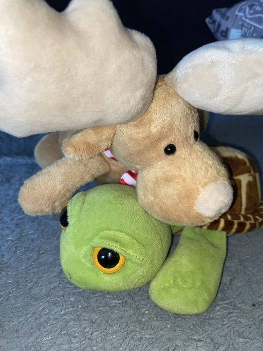 Игрушки kinder одна штука 1000тг