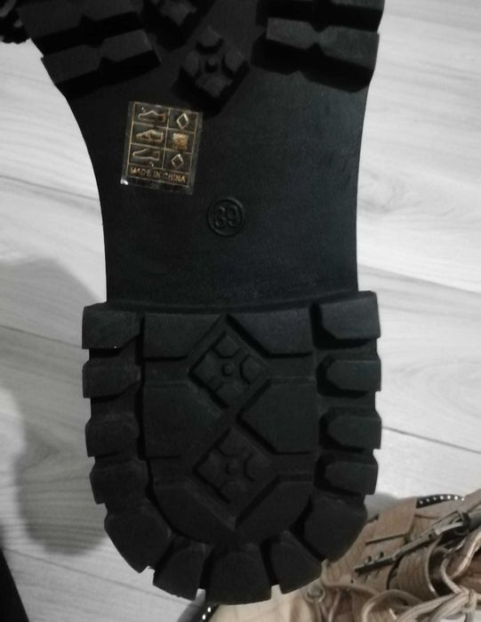 Ghete crem model crocodil mărimea 39 din imitatie piele Punk Rock