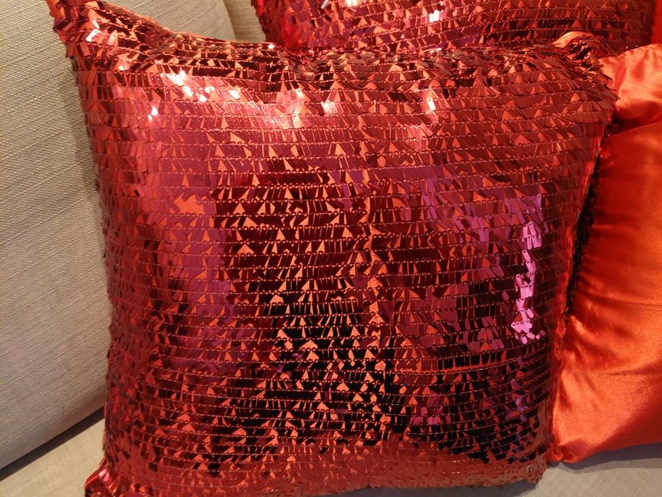 Декоративни възглавнички червени