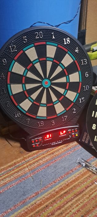Vand 2 Jocuri Darts