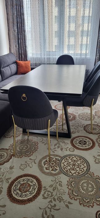 Стол для гостиной