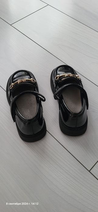 Продам детскую обувь