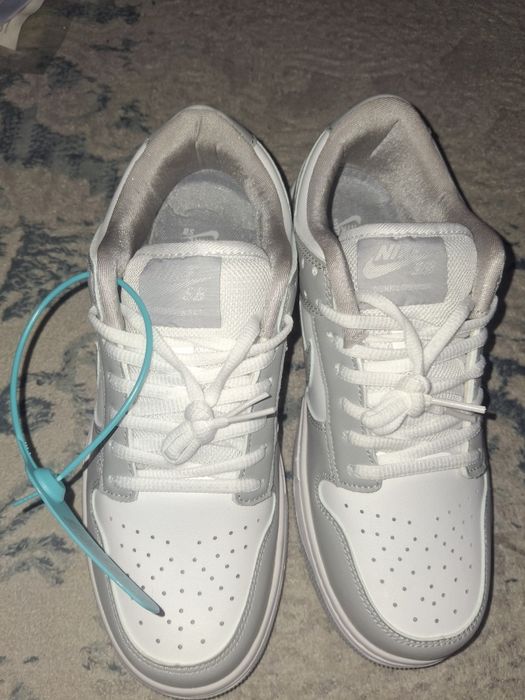 Продаю Nike Dunk Low Retro в серо- белой расцветке.
