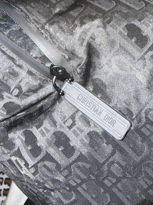 Продам куртку черного цвета