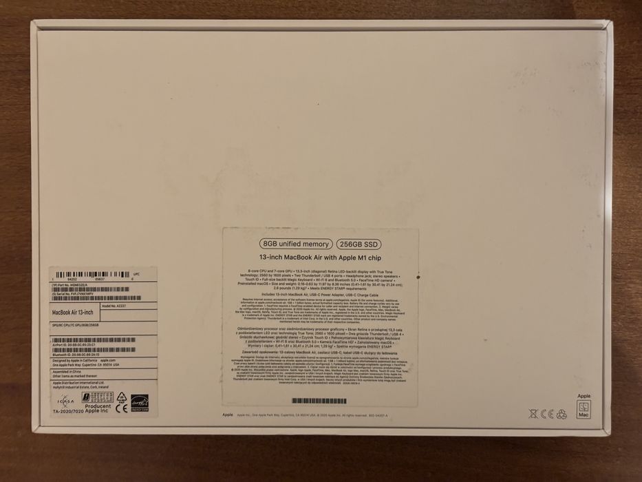 MacBook Air M1 2020, 8GB RAM, 256GB SSD + cutie + husă