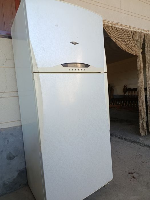 Xoladelnik sotiladi vestel