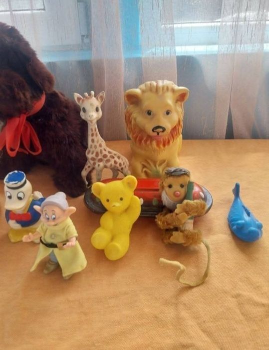 Jucării vechi de colecție.