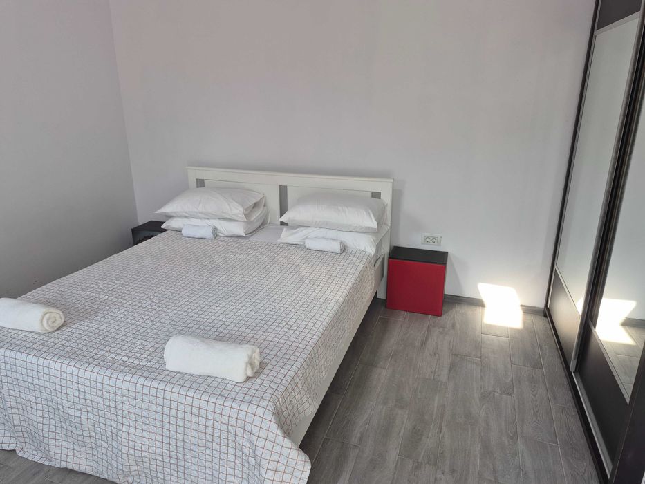 Ideal pentru studenți. Apartament complet utilat, Faleză Nord, strada Pescăruș 22A, centrală pe gaz, bucătărie proprie utilată, baie proprie, confort — fotografia 2