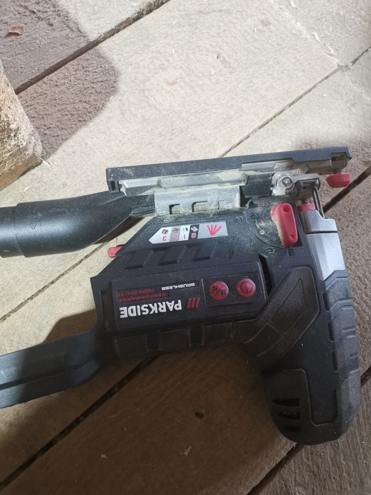 Fierăstrău electric pe acumulator Parkside