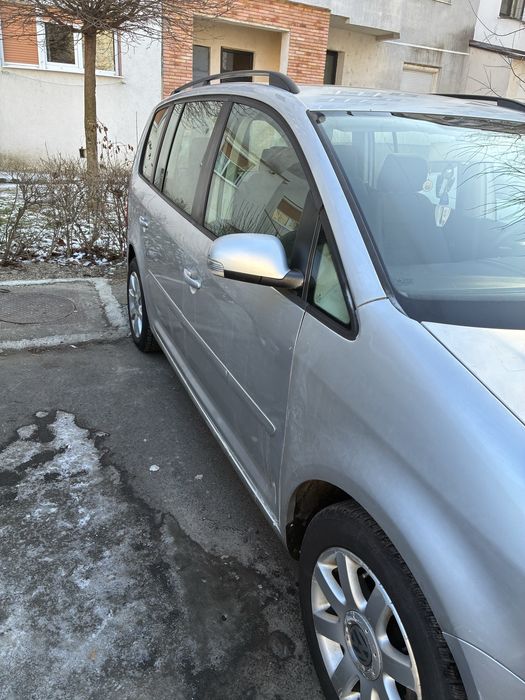 Touran 2006 , motor 1.9 , 105 cp in stare perfecta de functionare.