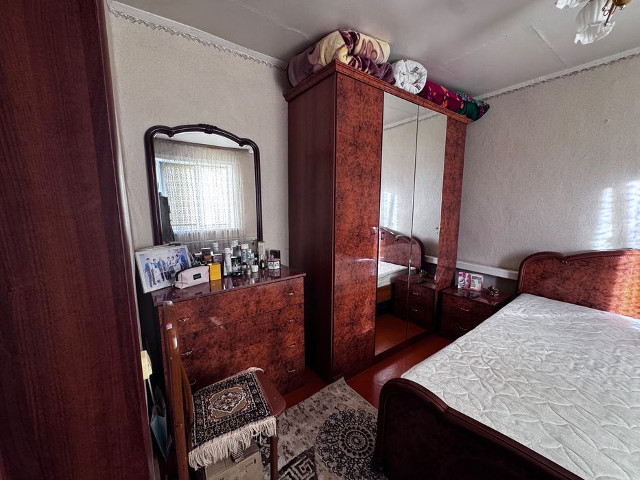 Продам спальный гарнитур